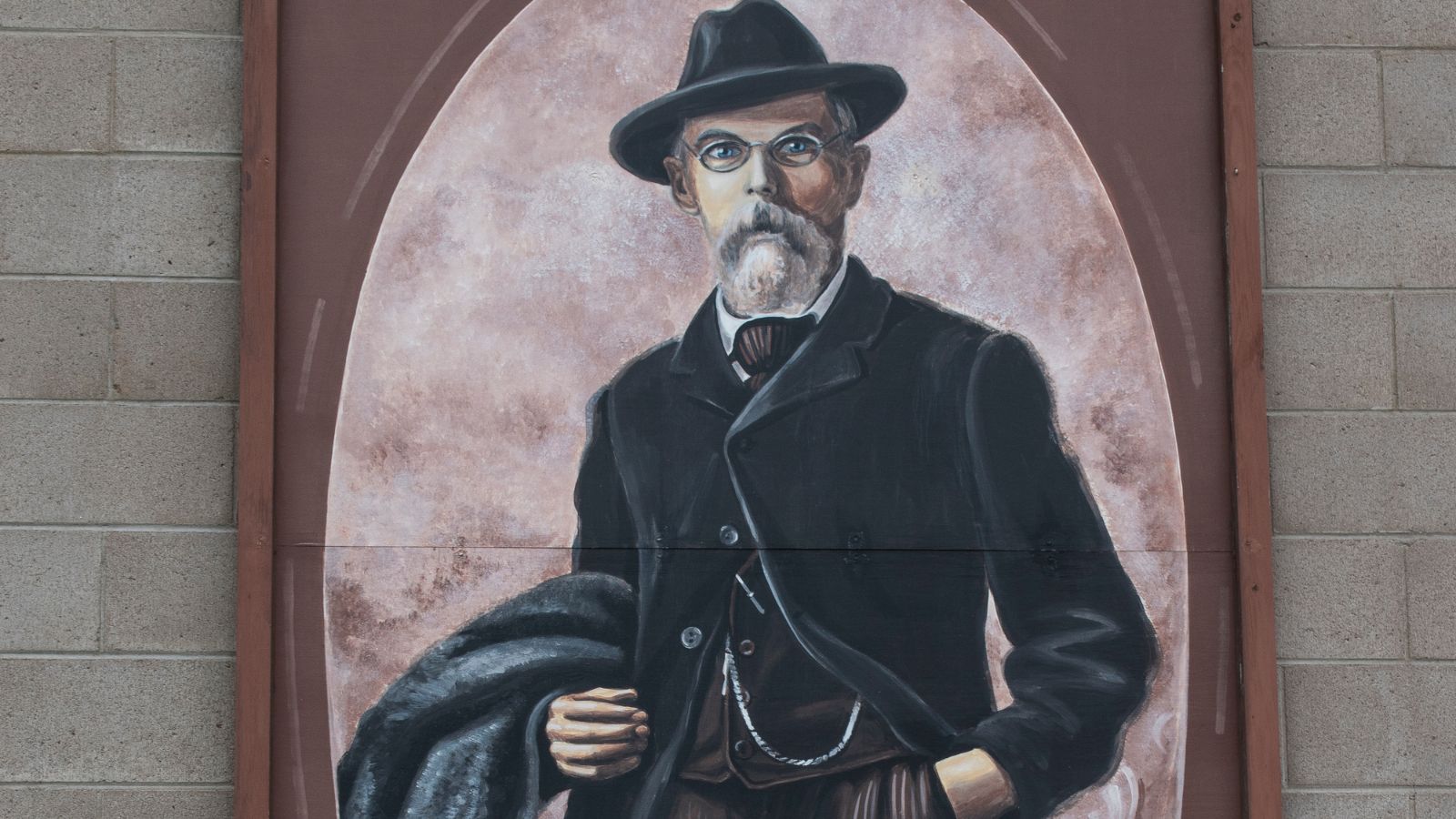 Photo of the Thomas Pink mural.